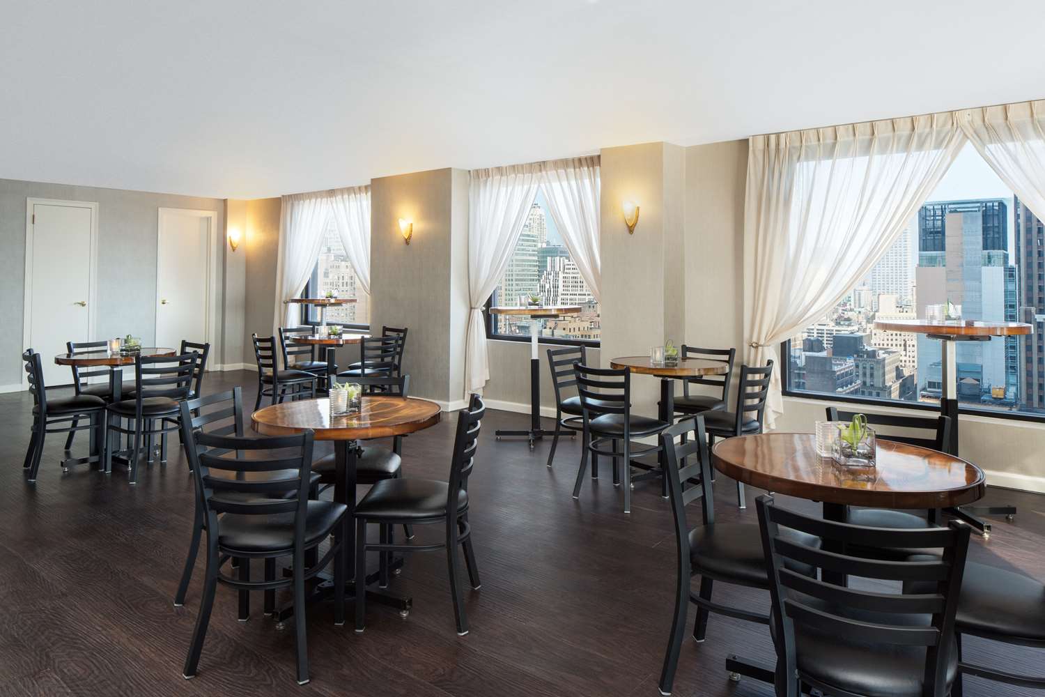 Фото The New Yorker A Wyndham Hotel