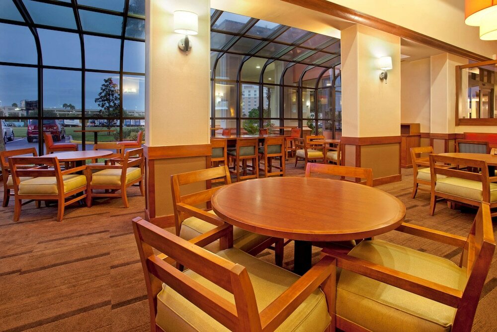 Фото Hyatt Place across from Universal Orlando Resort