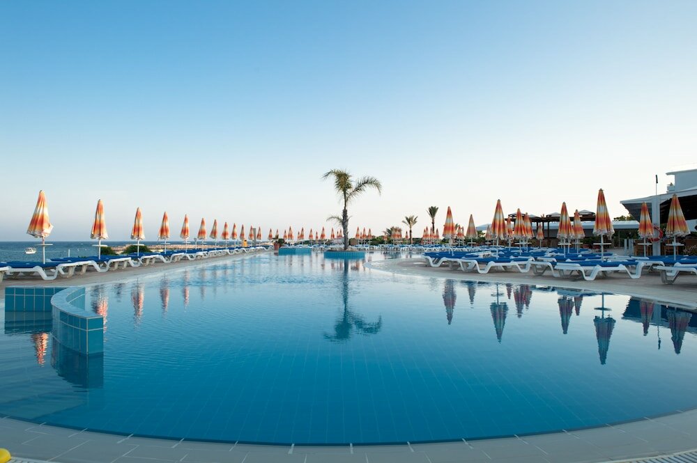 Фото Asterias Beach Hotel