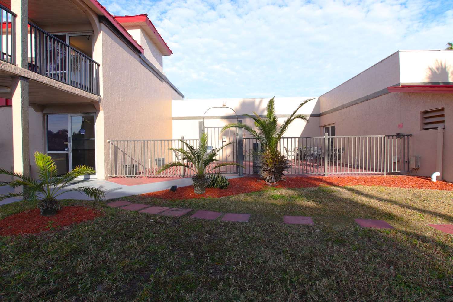 Фото Ramada by Wyndham Davenport Orlando South