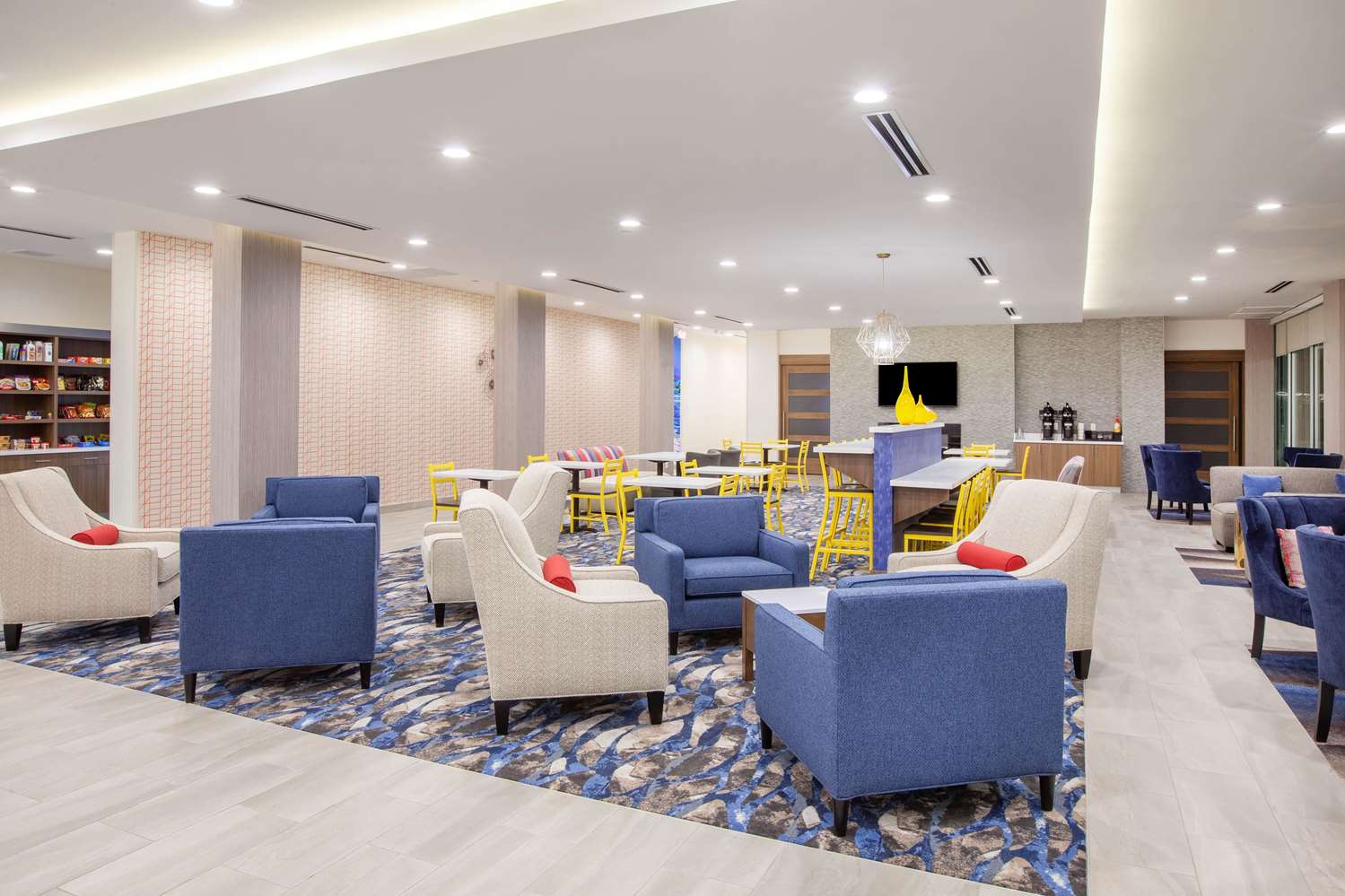 Фото La Quinta Inn & Suites by Wyndham Dallas Duncanville