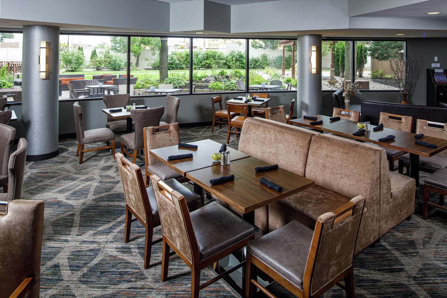 Фото DoubleTree by Hilton Appleton