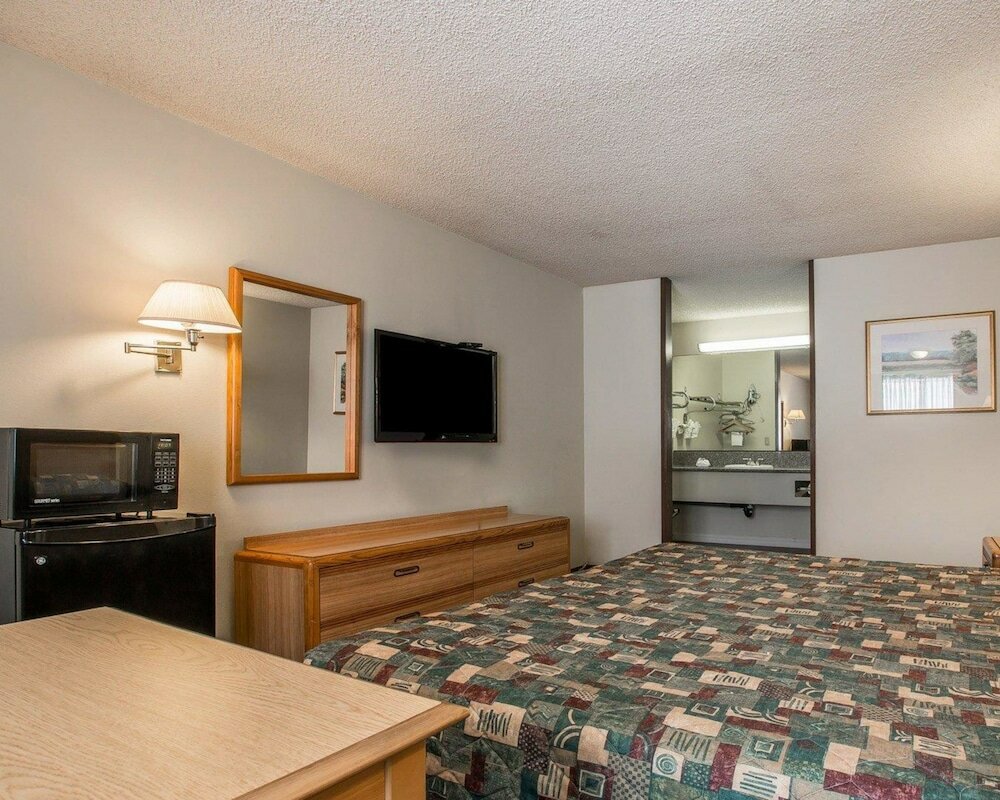 Фото Palm Inn Hotel near Tyler Mall Riverside