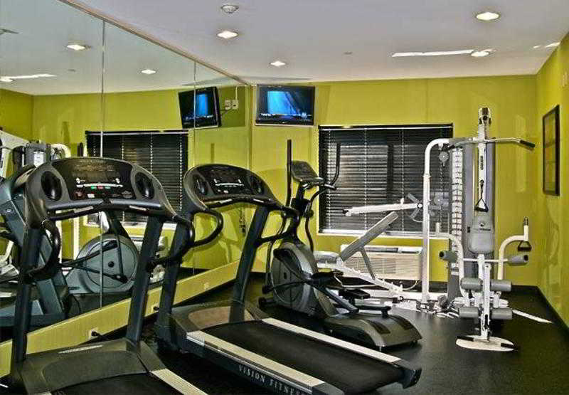 Фото Fairfield Inn by Marriott Hays