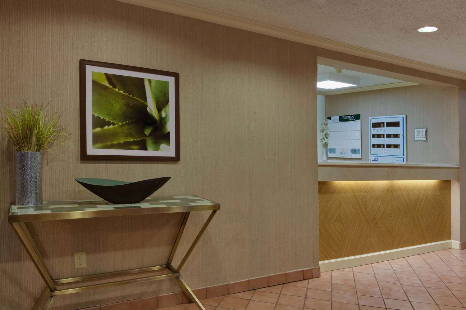 Фото La Quinta Inn & Suites by Wyndham Lakeland East
