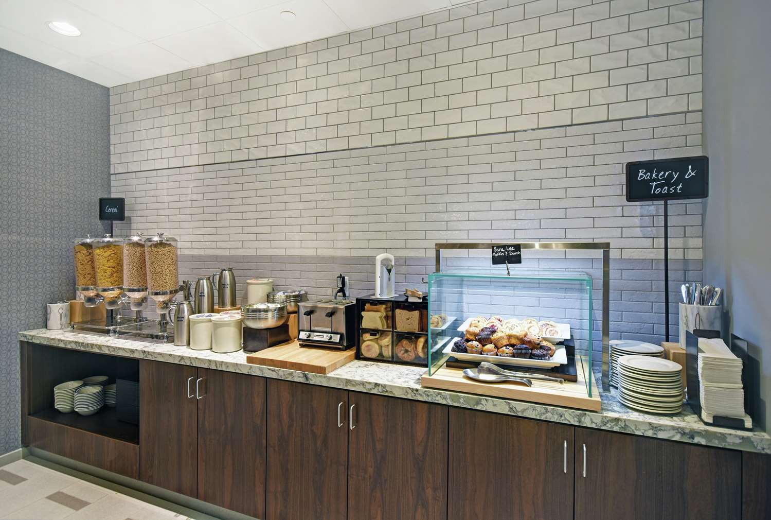 Фото Embassy Suites Charleston