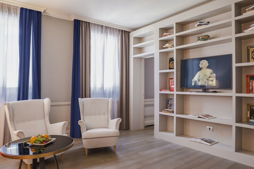 Фото Palazzo Cornalia