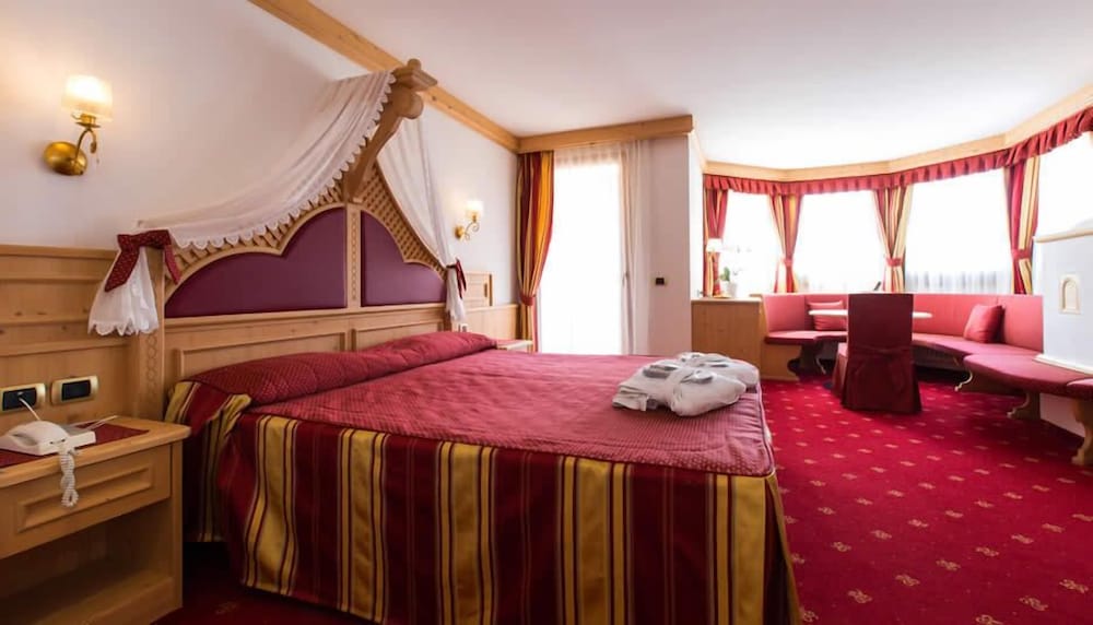 Фото Hotel Cristina