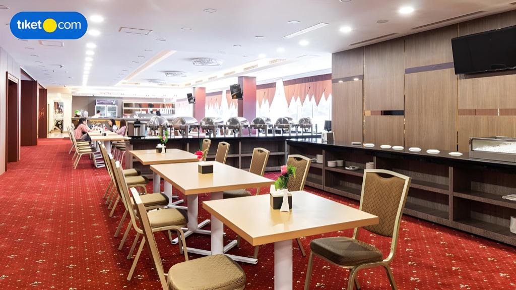 Фото Grand Impression Hotel Medan