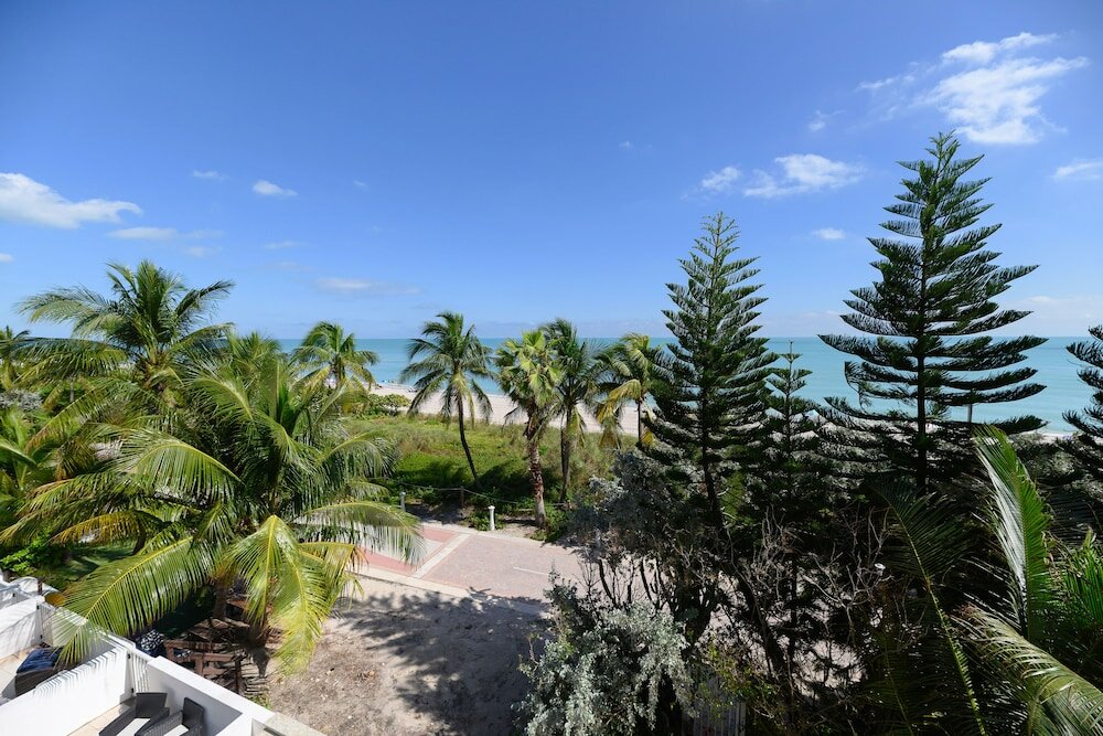 Фото Castle Beach Club Apartments