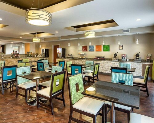 Гостиница Comfort Suites near Tanger Outlet Mall в Гонсалесе
