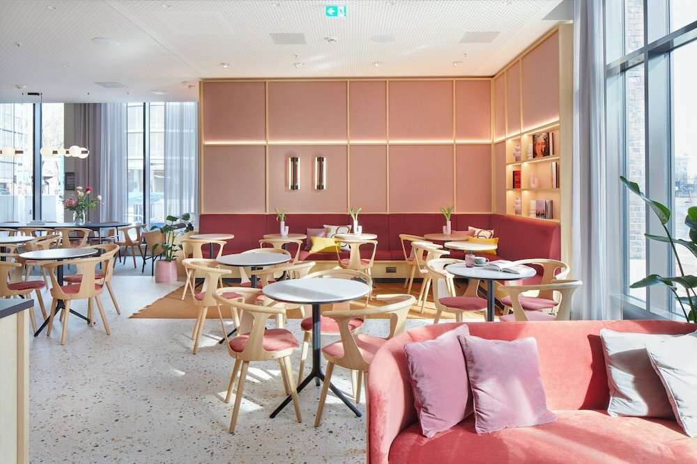 Фото Novotel Hamburg Central Station