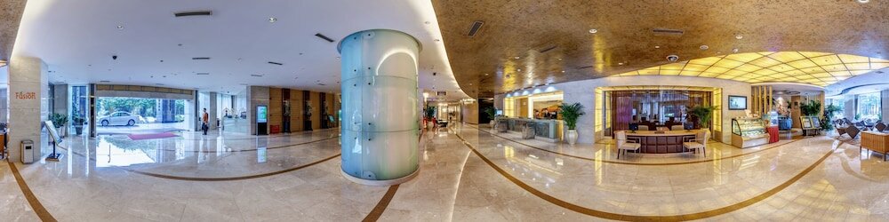 Фото The Pavilion Hotel