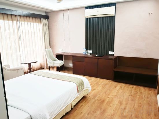 Фото Hotel Swiss Garden