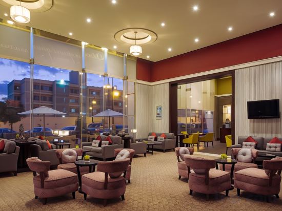 Фото Sunday Business Avenue