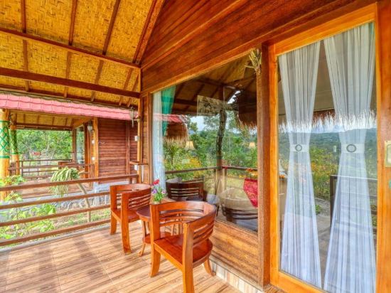 Фото Ayu Hill Bungalow