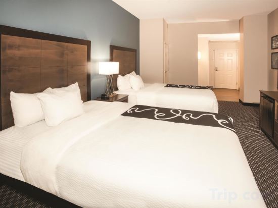 Фото La Quinta Inn & Suites by Wyndham Chicago Downtown