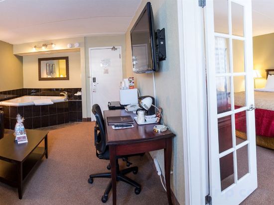 Фото Travelodge by Wyndham Regina