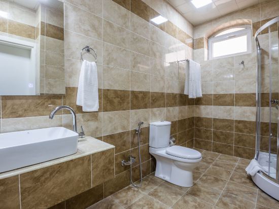 Фото Premier Old Gates Hotel