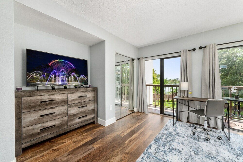 Фото Enclave Hotel & Suites Orlando, a staySky Hotel & Resort