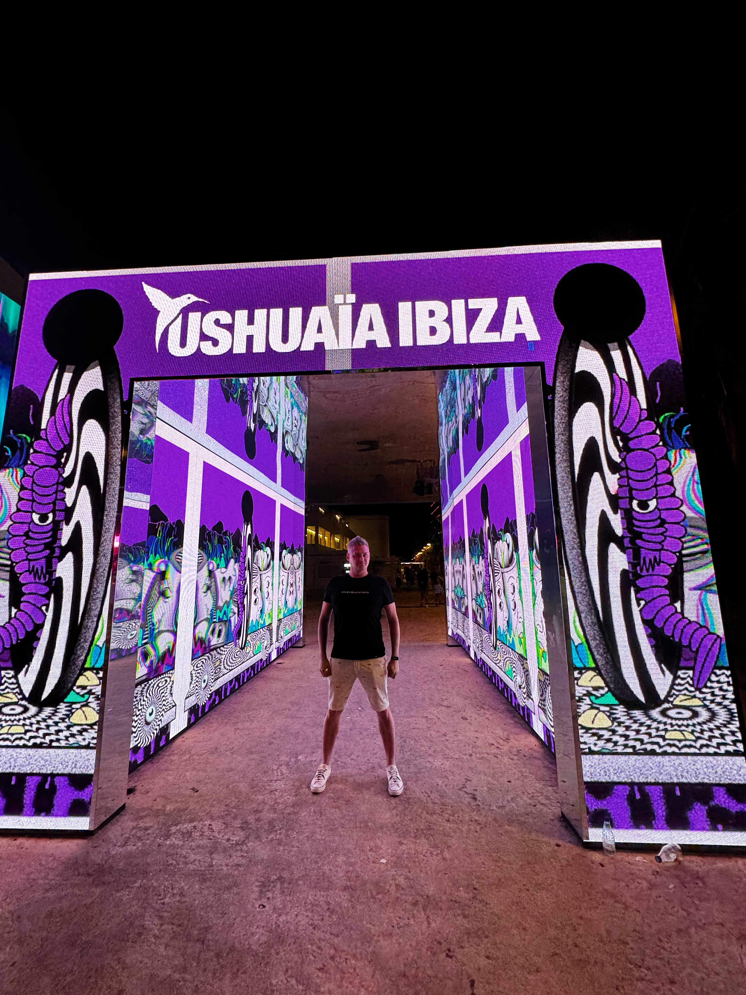 Фото Ushuaia Ibiza Beach Hotel - Adults Only