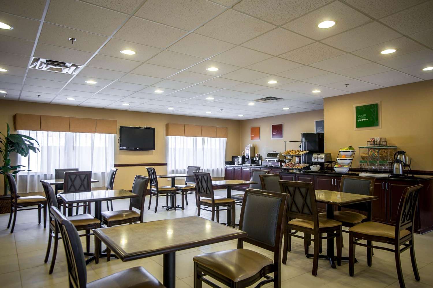 Фото Comfort Inn & Suites