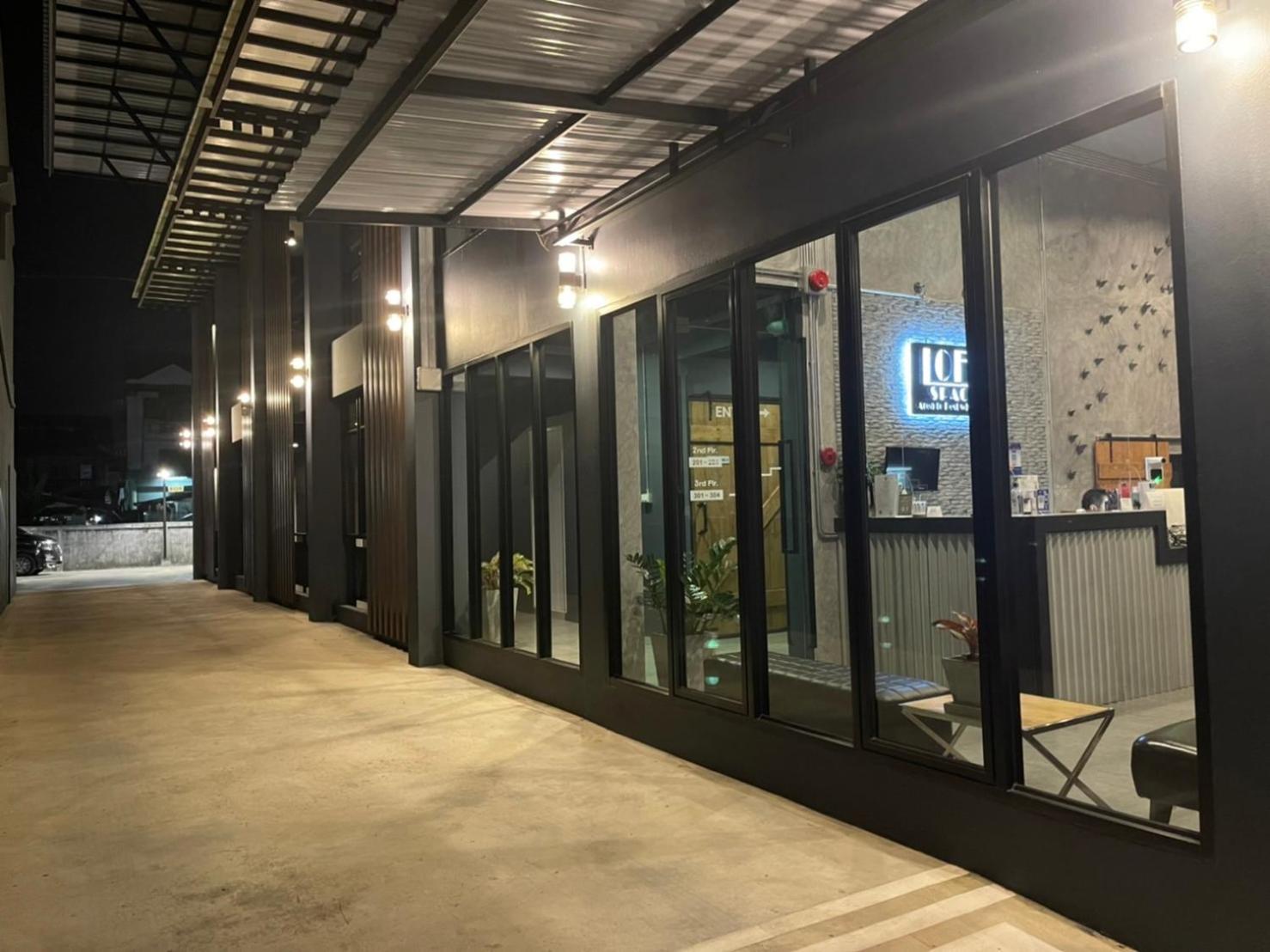 Фото Loft Space Hotel