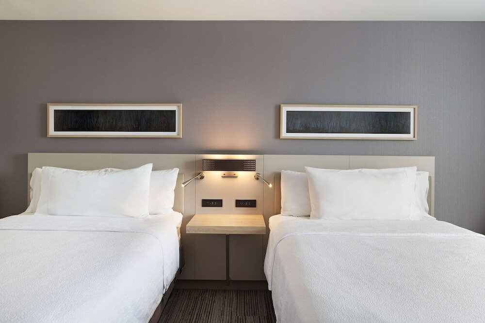 Фото Hilton Garden Inn Queens/JFK Airport
