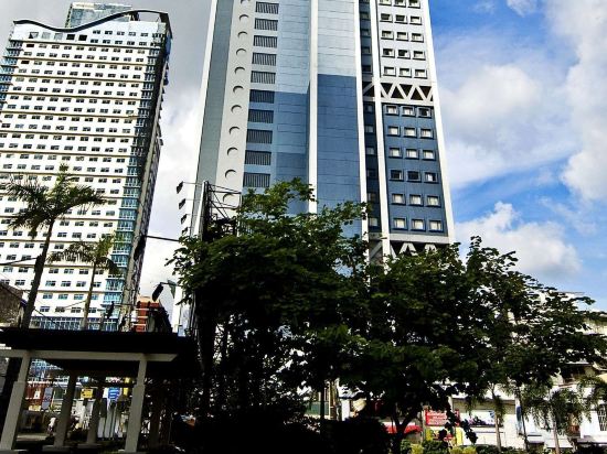 Фото Berjaya Makati Hotel