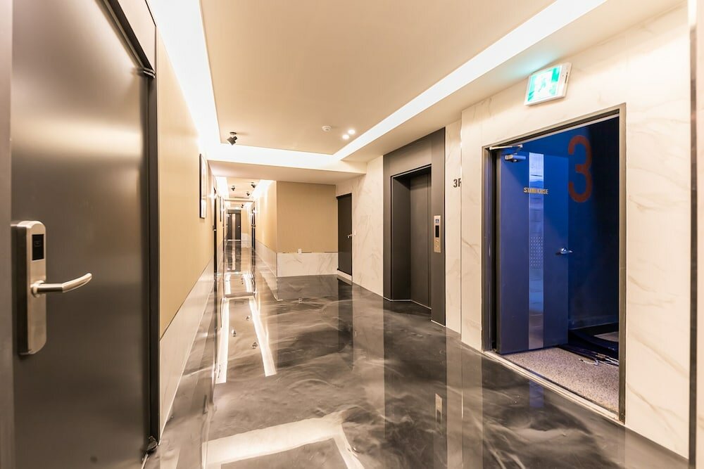 Фото Brown Dot Hotel Sasang Renecite