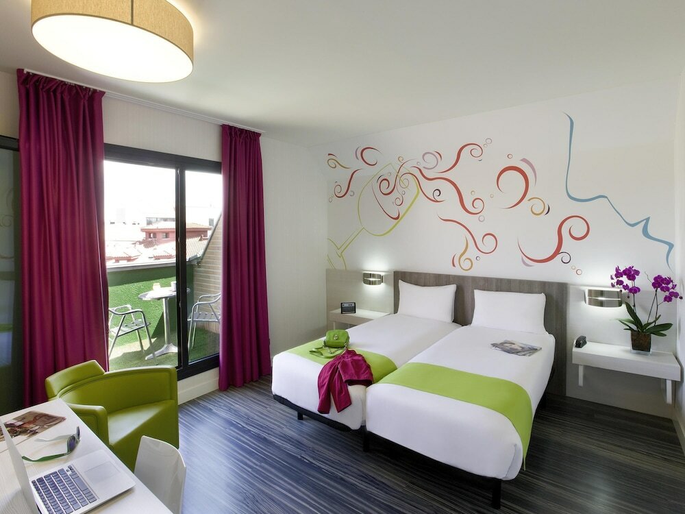 Фото Hotel ibis Styles Madrid Prado