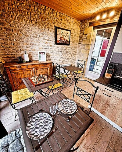 Гостиница La Bayardine в Сарле-ла-Канеде