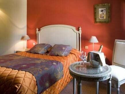 Гостиница Hôtel Aux Vieux Remparts, The Originals Relais в Провене