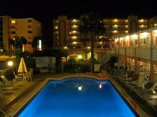 Гостиница Holiday Isles Resort в Пинелас Парк