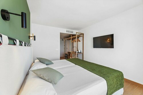 Гостиница Thb Lanzarote Beach в Коста-Тегисе