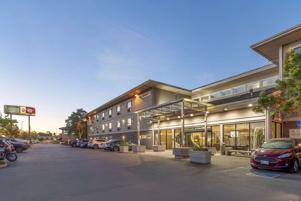 Фото Best Western Plus Bayside Hotel