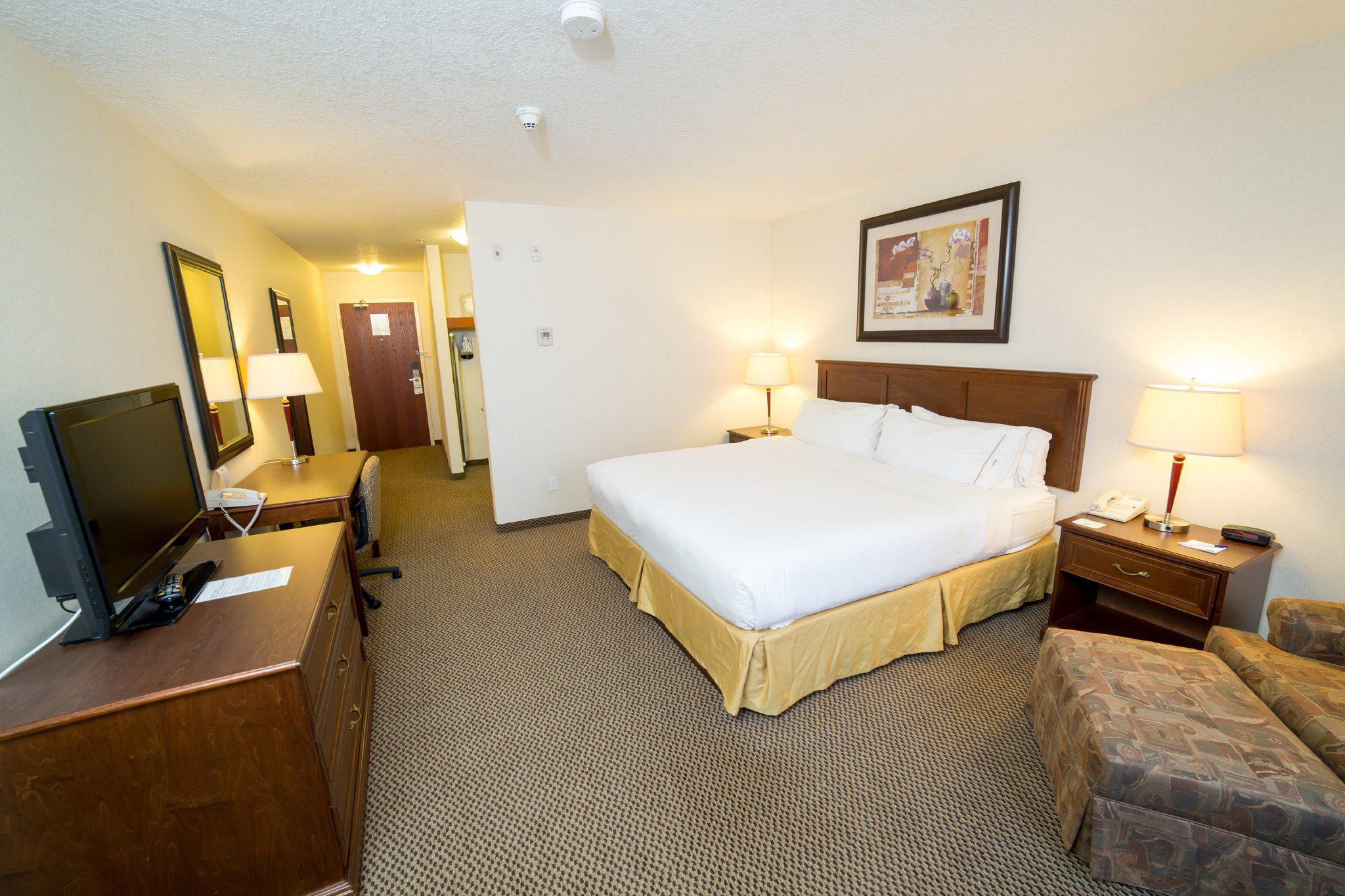 Фото Holiday Inn Express & Suites Drayton Valley