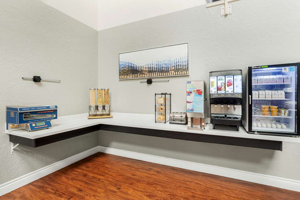 Фото Best Western Plus Villa Del Lago Inn