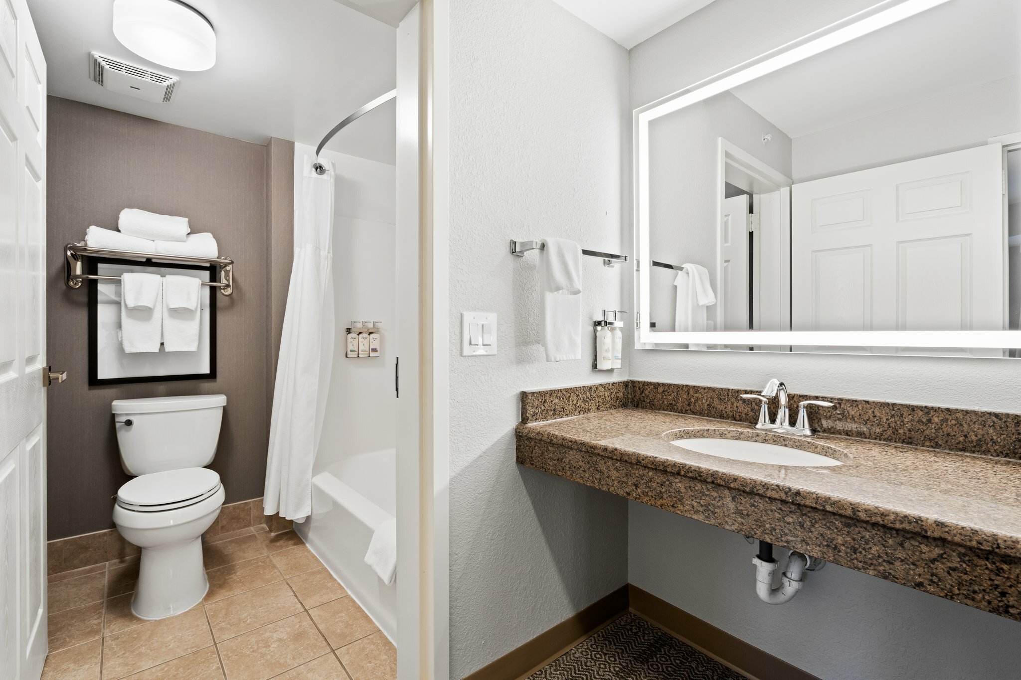 Фото Staybridge Suites North Brunswick, an Ihg Hotel