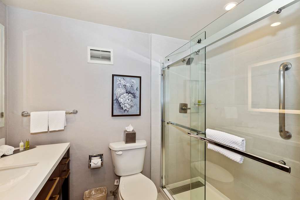 Фото Doubletree by Hilton Whittier Los Angeles