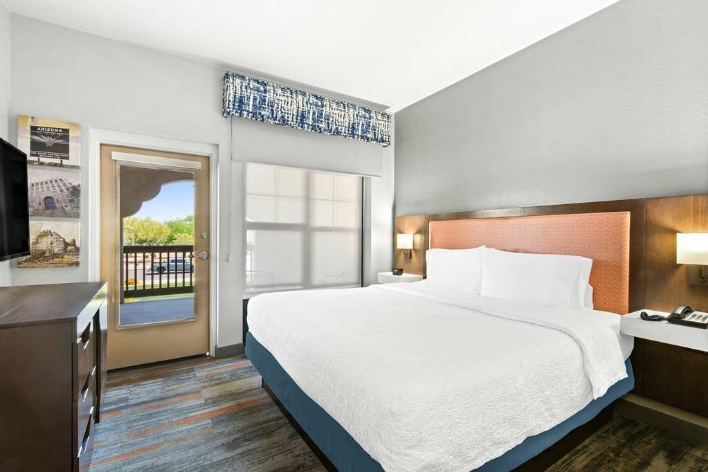 Фото Hampton Inn & Suites Phoenix-Goodyear