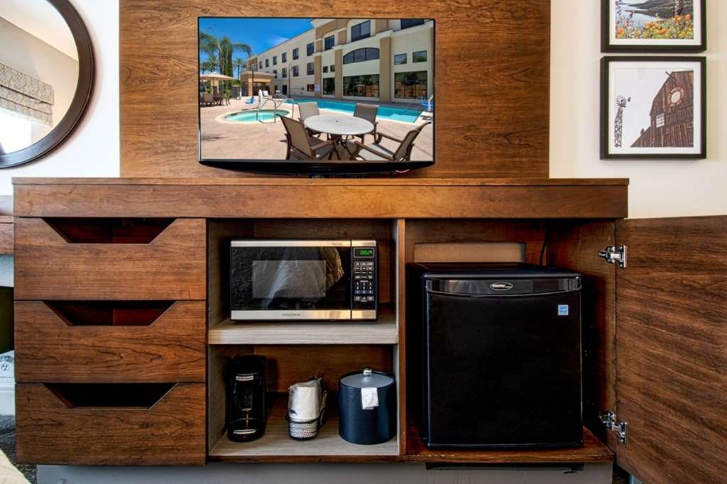 Фото Hampton Inn And Suites Hemet