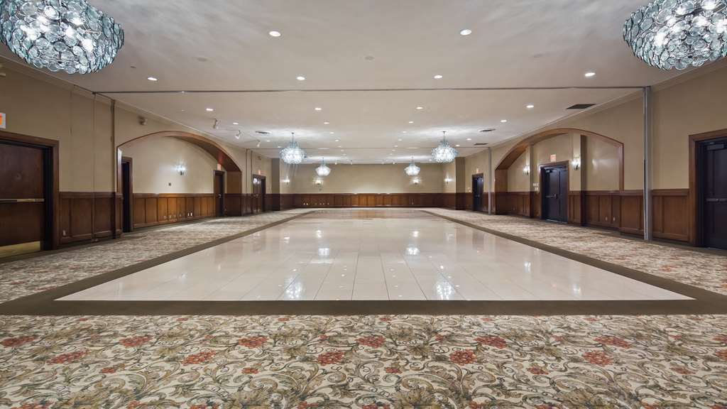 Фото Best Western Plus Lamplighter Inn & Conference Centre