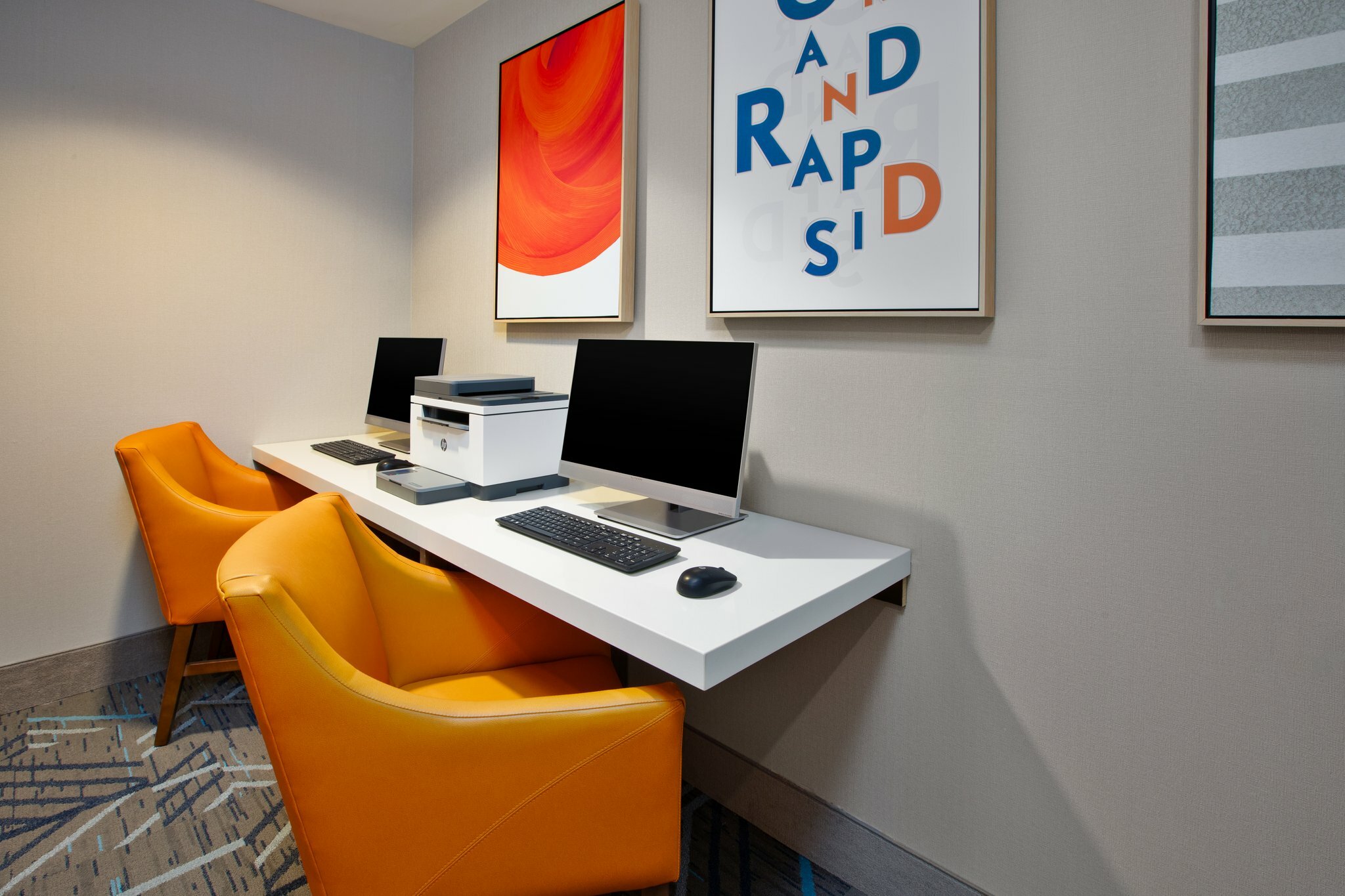 Фото Holiday Inn Express Hotel & Suites Grand Rapids-North, an Ihg Hotel