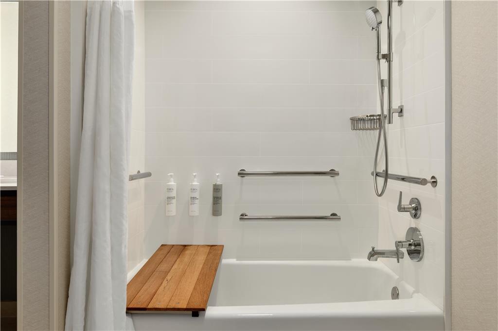 Фото Hilton Garden Inn Riverhead