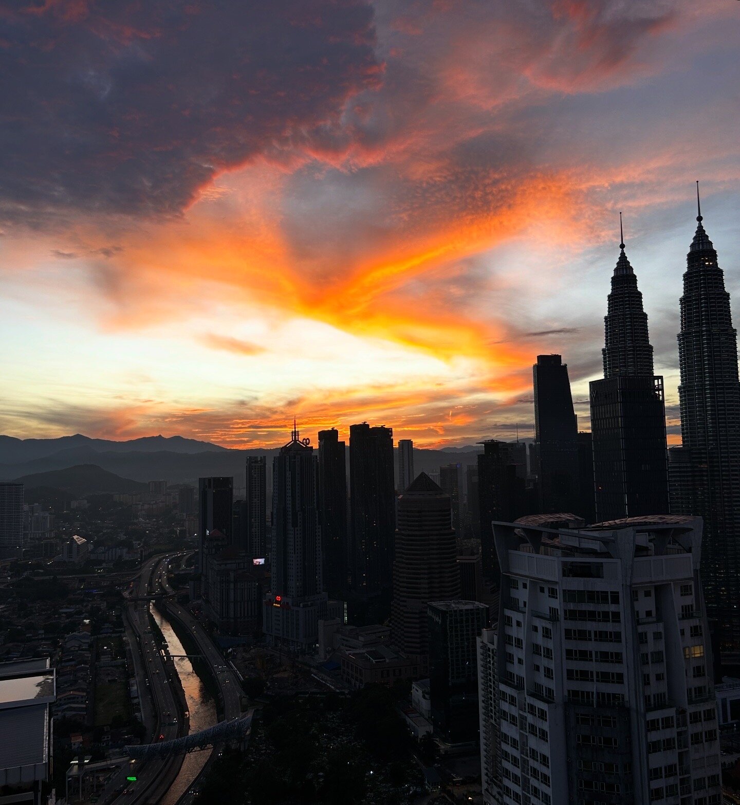 Фото Platinum Klcc Kuala Lumpur by SabaSuites
