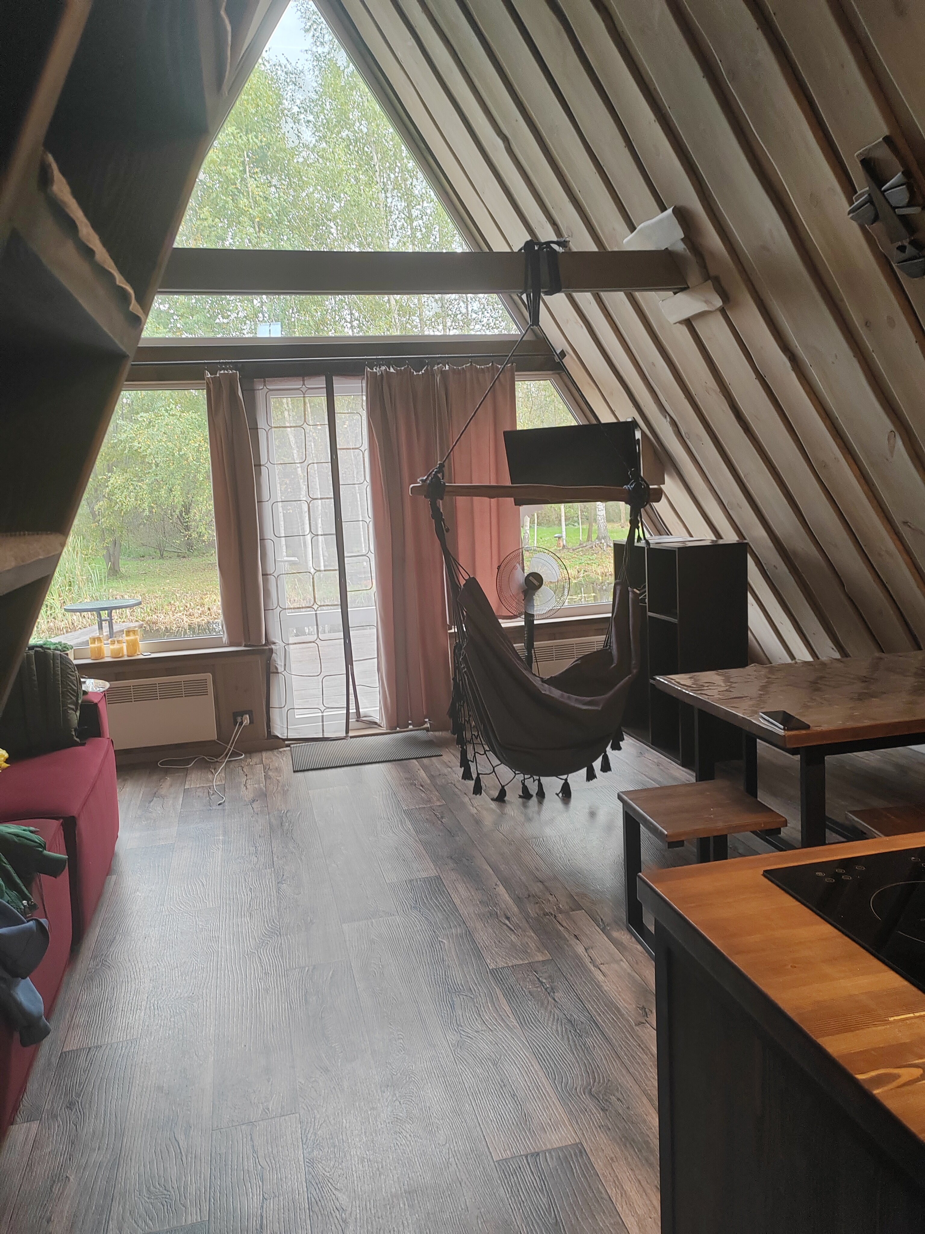 Фото Дом у пруда