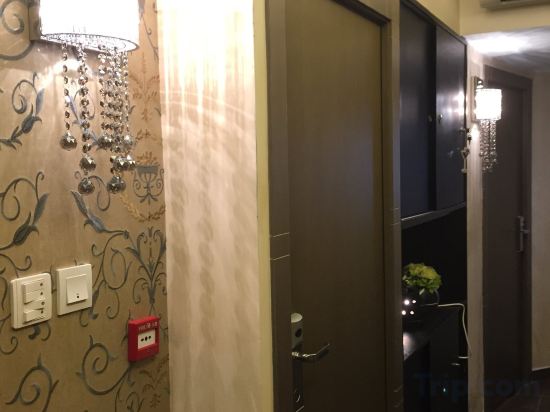 Фото Seasons Hotel - Causeway Bay