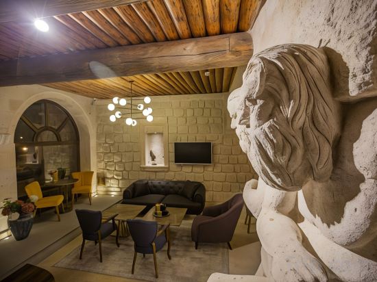 Фото Nino Cave Suites