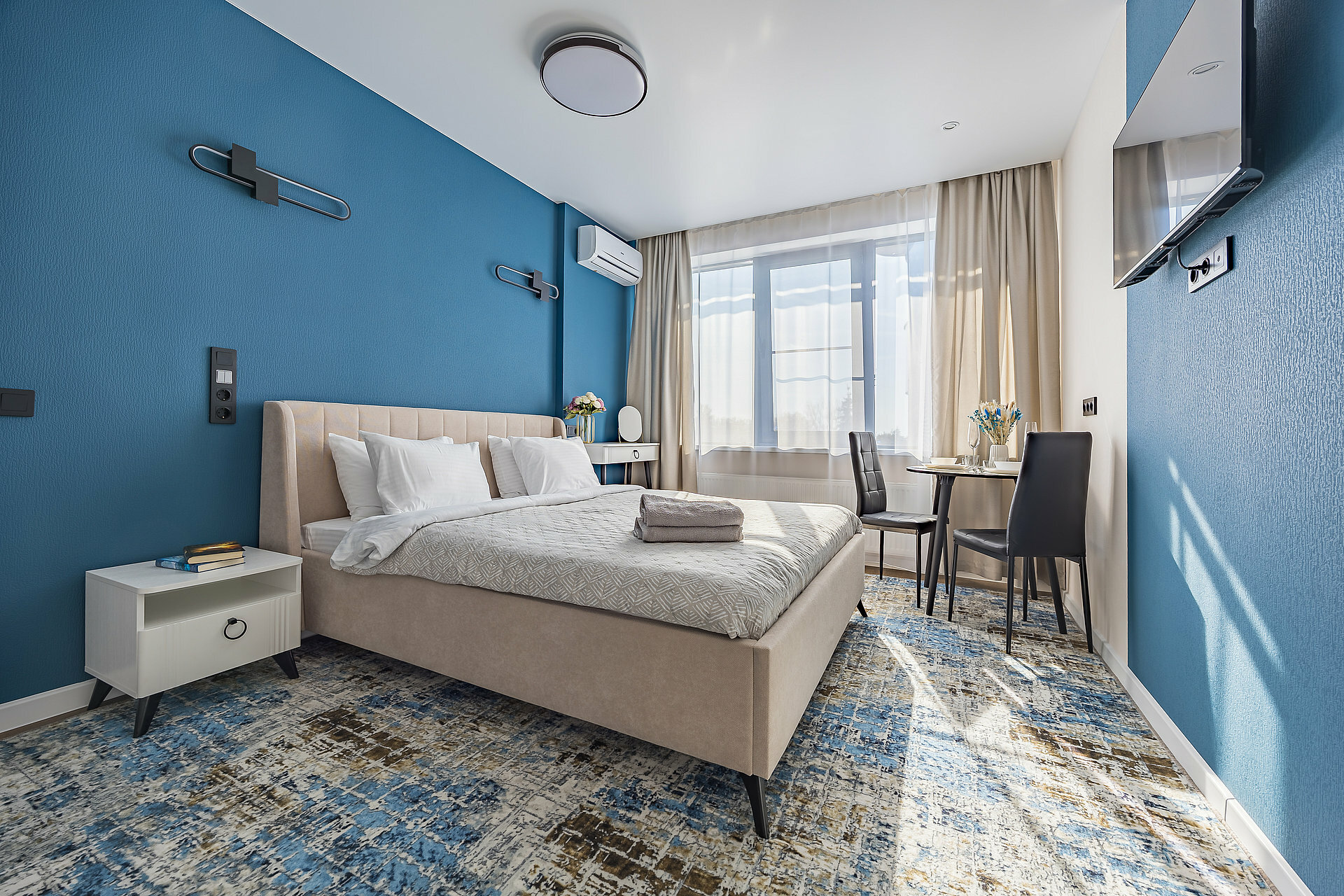 Фото отеля 1